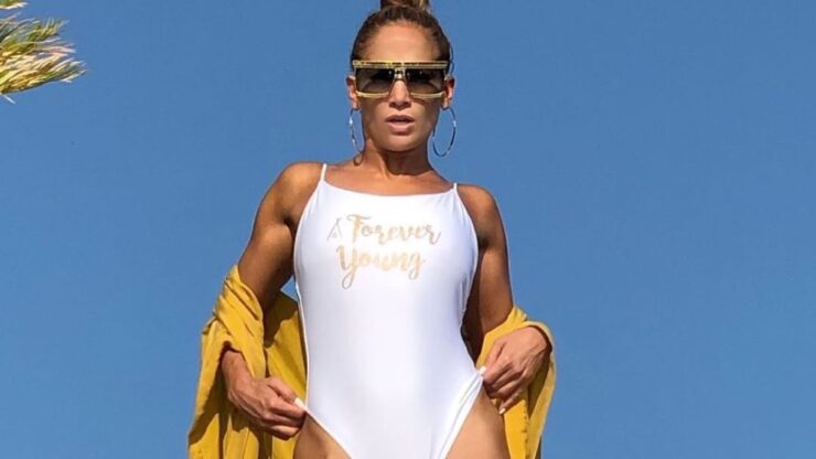 Jennifer Lopez muestra más