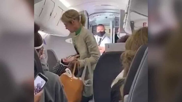pasajeros expulsan mujer