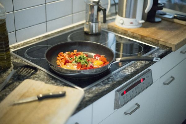 Los materiales de la cocina pueden contaminar los alimentos y afectar el cerebro