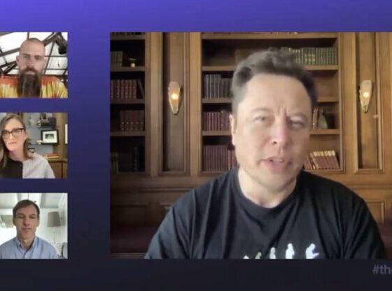 Elon Musk dice que SpaceX compró Bitcoin y revela en qué criptomoneda invirtió
