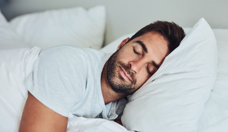 número de horas que duerme afecta la salud de su cerebro