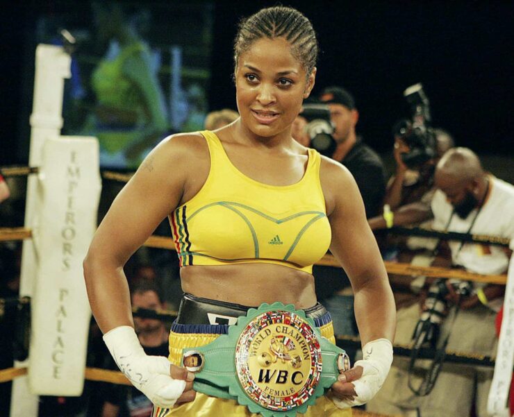 Laila Ali La hija del legendario boxeador Muhammad Ali también tuvo un gran éxito en el ring. Laila Ali se retiró del deporte en 2007.