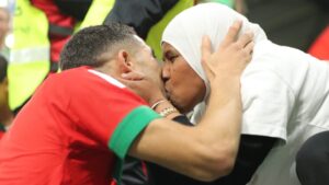 El emotivo momento del jugador marroquí con su madre