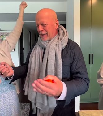 Bruce Willis celebra cumpleaños después de diagnostico de demencia