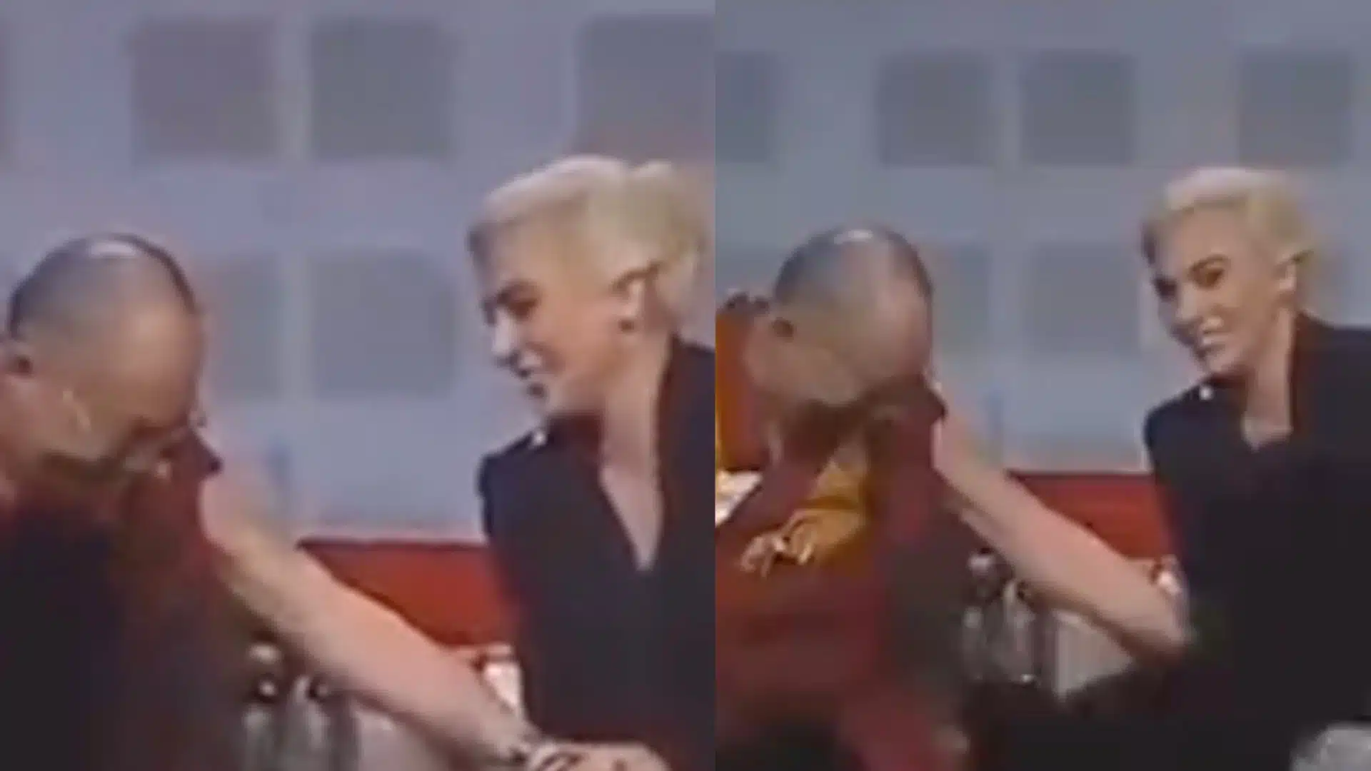 Dalai Lama tocándole la pierna a Lady Gaga