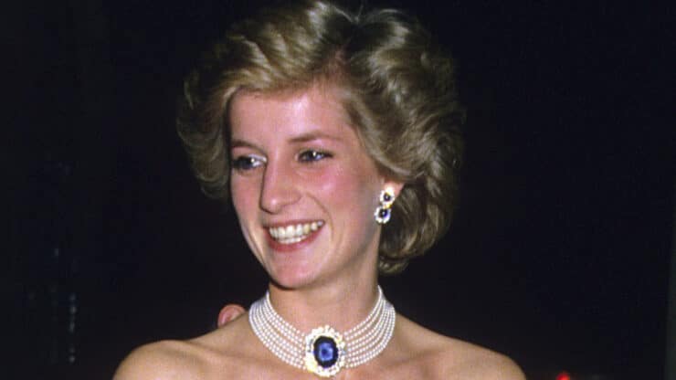 Se subasta vestido de la princesa Diana