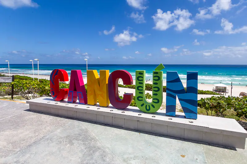 vista-aerea-playa-cancun-guia-vacaciones