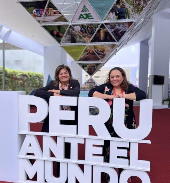 Jenny Zúñiga, Patricia de Zacarías.